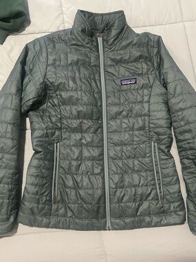 Patagonia Women's Quilted Puffer Jacket — Olive Green